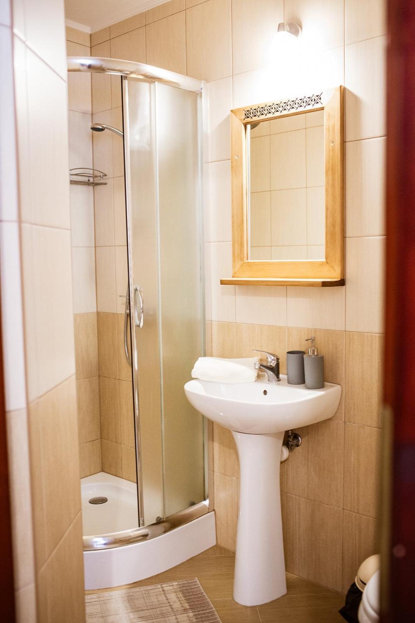 Dziubas Ii Bed & Breakfast Ciche Male