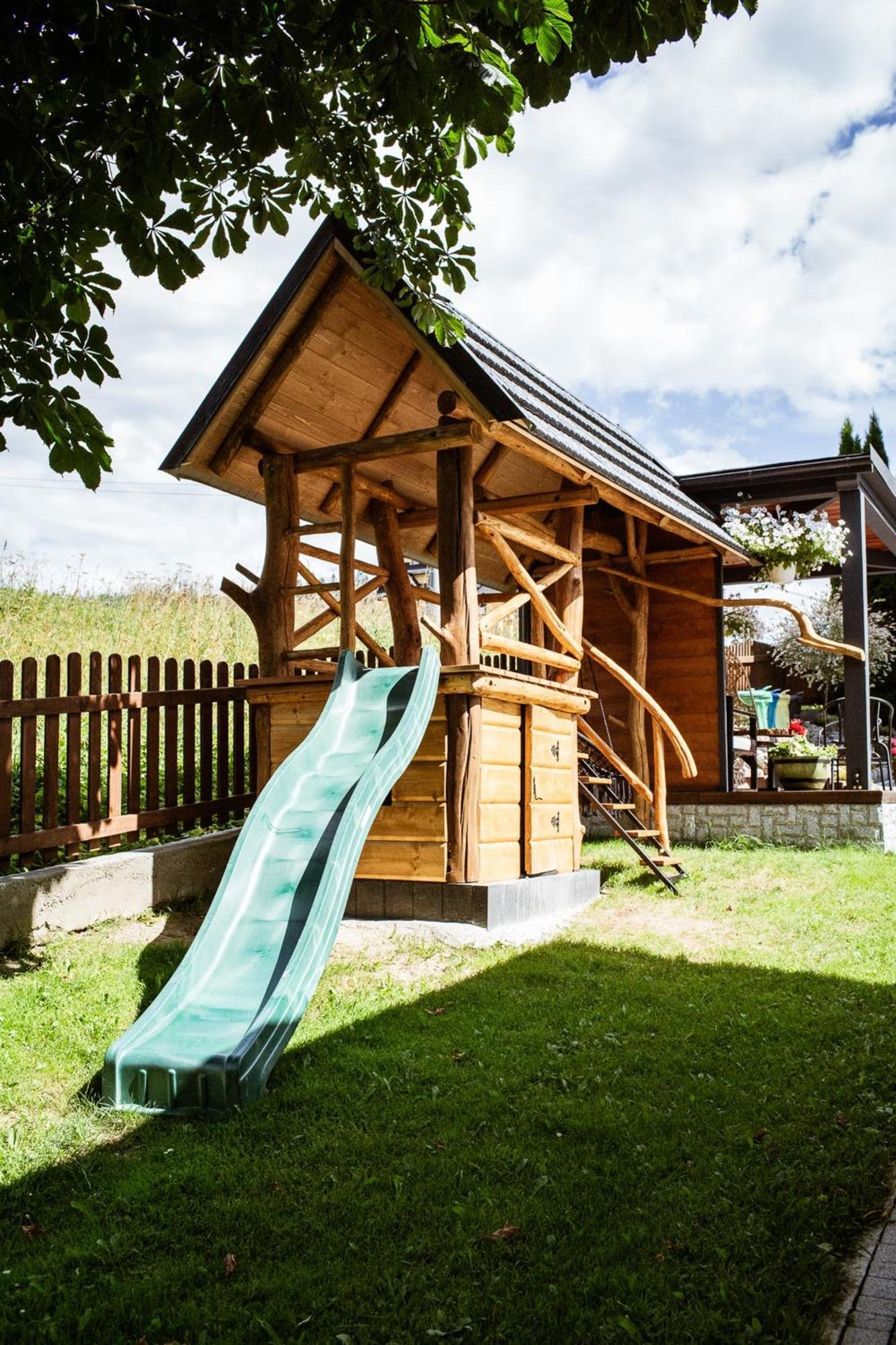 Dziubas Ii Bed & Breakfast Ciche Male